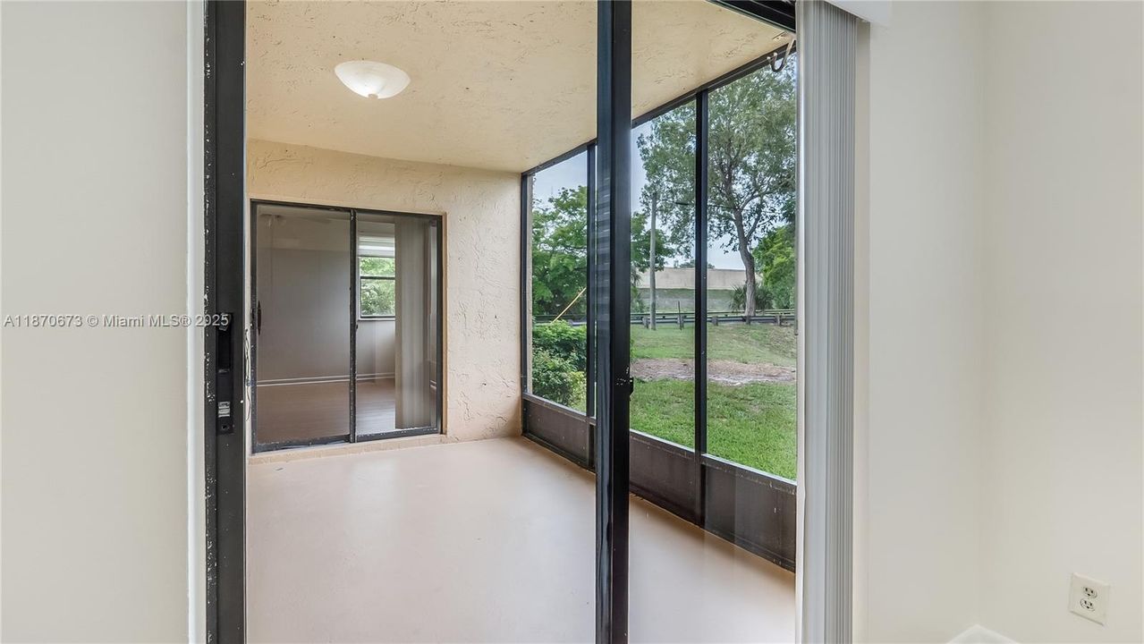 Recently Rented: $2,150 (2 beds, 2 baths, 1133 Square Feet)