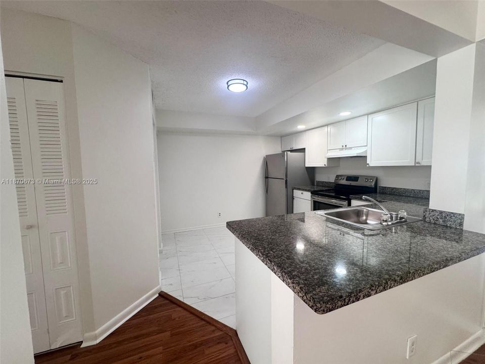 Recently Rented: $2,150 (2 beds, 2 baths, 1133 Square Feet)