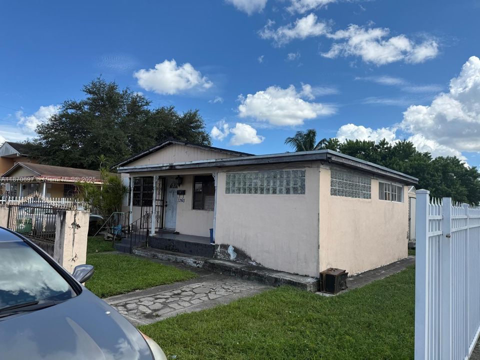 Activo con contrato: $375,000 (3 camas, 2 baños, 1205 Pies cuadrados)