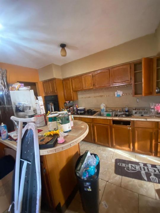 Activo con contrato: $375,000 (3 camas, 2 baños, 1205 Pies cuadrados)