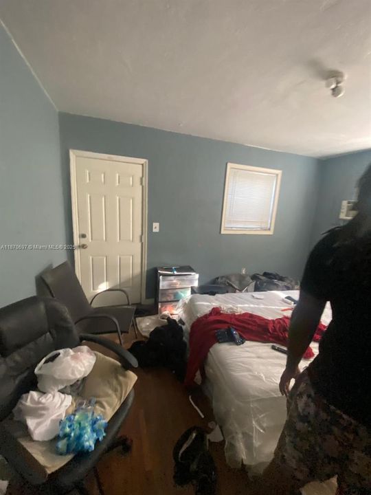 Activo con contrato: $375,000 (3 camas, 2 baños, 1205 Pies cuadrados)