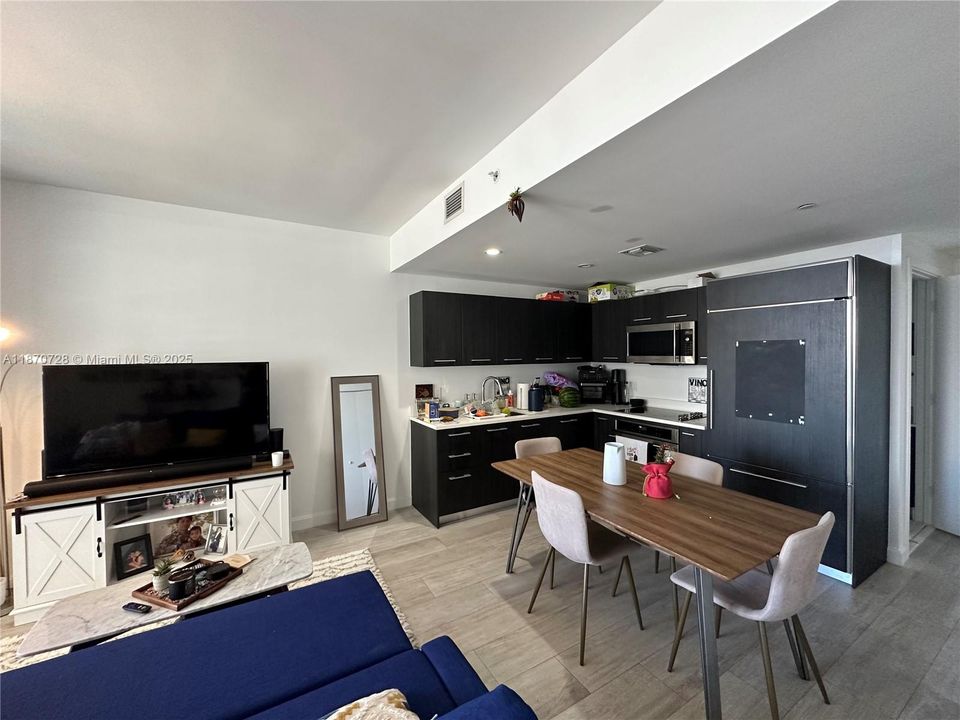 Recientemente alquilado: $3,900 (1 camas, 2 baños, 792 Pies cuadrados)