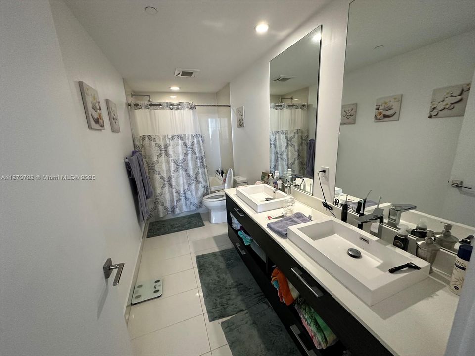 Recientemente alquilado: $3,900 (1 camas, 2 baños, 792 Pies cuadrados)