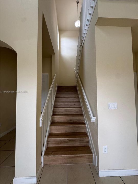 Под контрактом: $3,000 (3 спален, 2 ванн, 0 Квадратных фут)