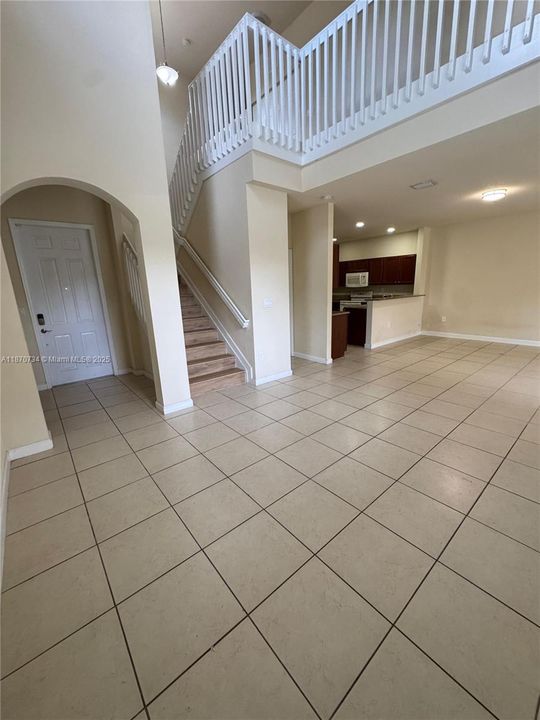 Под контрактом: $3,000 (3 спален, 2 ванн, 0 Квадратных фут)