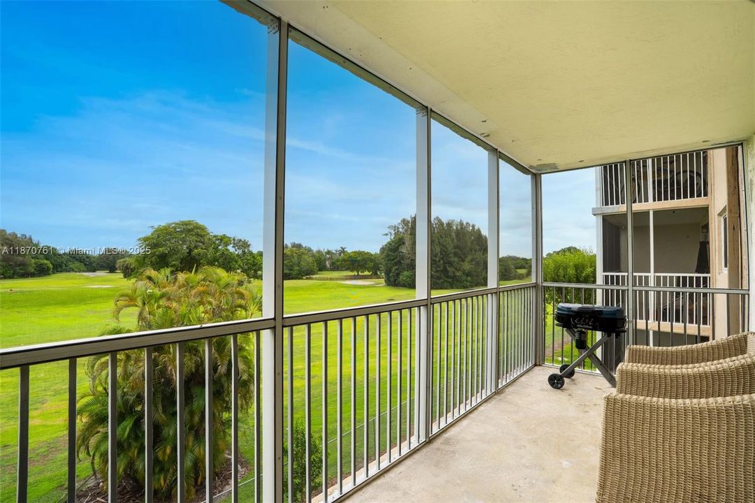 Active With Contract: $265,000 (2 beds, 2 baths, 1170 Square Feet)