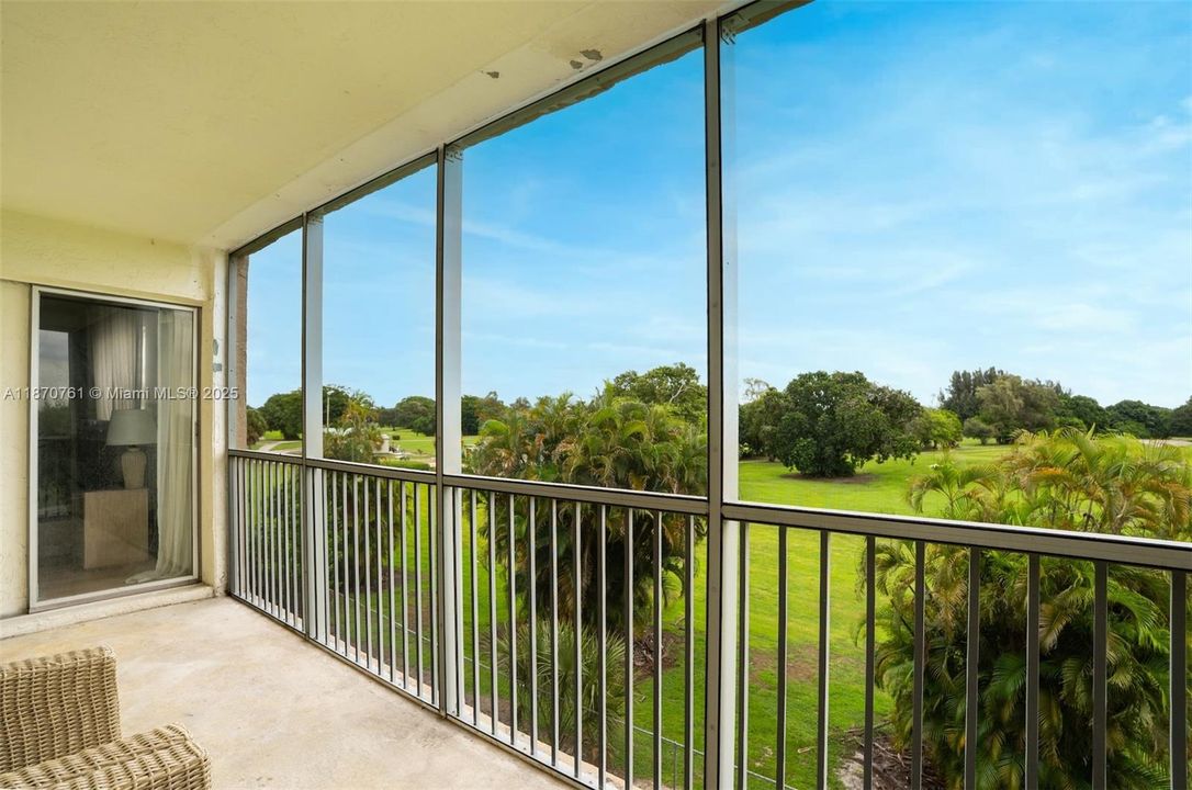 Active With Contract: $265,000 (2 beds, 2 baths, 1170 Square Feet)