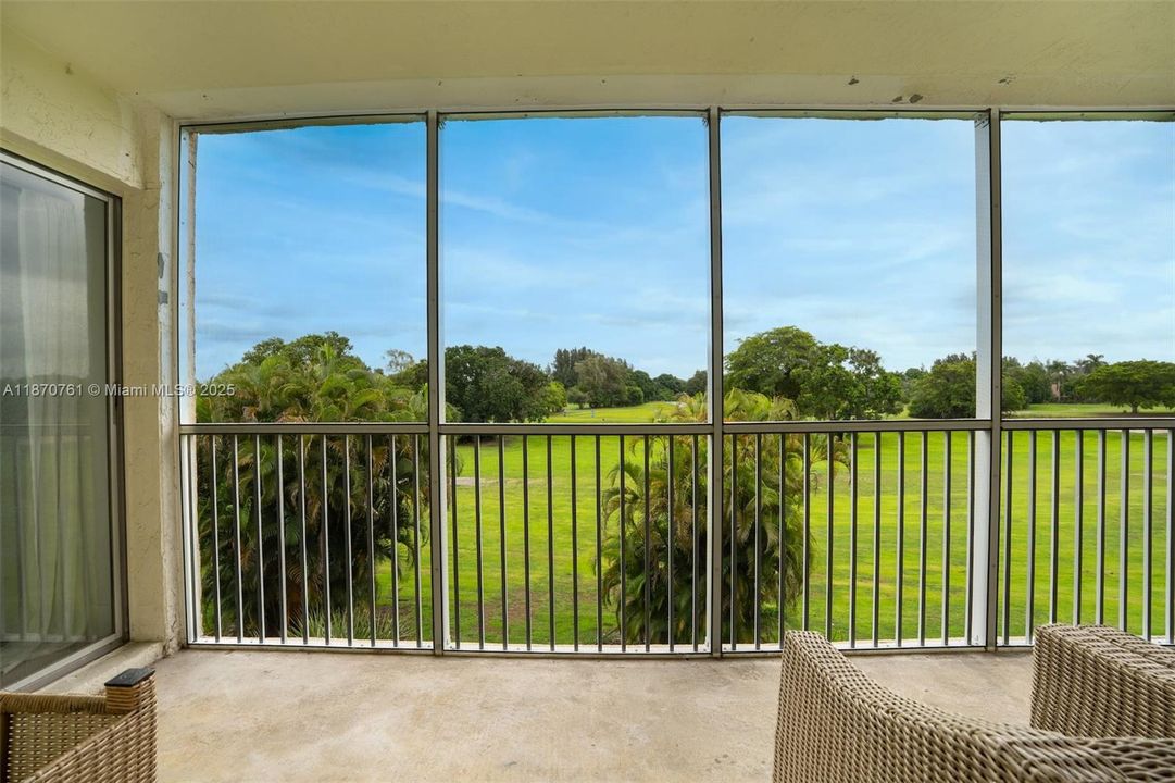 Active With Contract: $265,000 (2 beds, 2 baths, 1170 Square Feet)