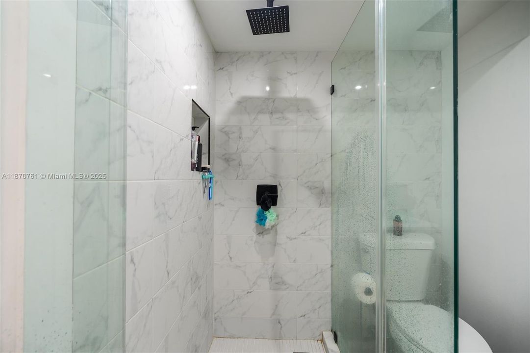 Active With Contract: $265,000 (2 beds, 2 baths, 1170 Square Feet)