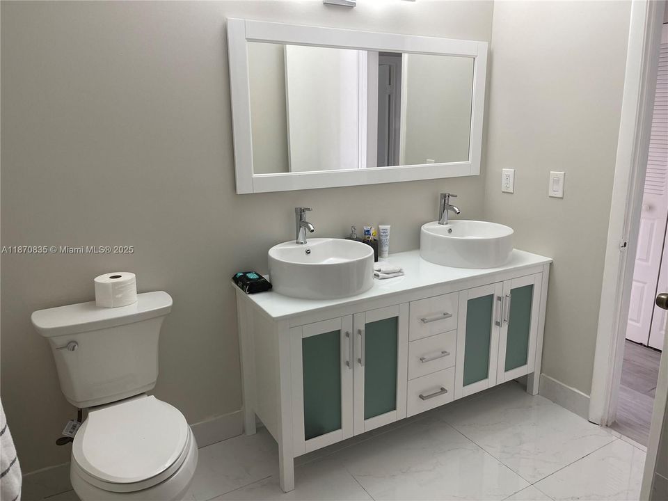 En Venta: $335,000 (3 camas, 2 baños, 1770 Pies cuadrados)