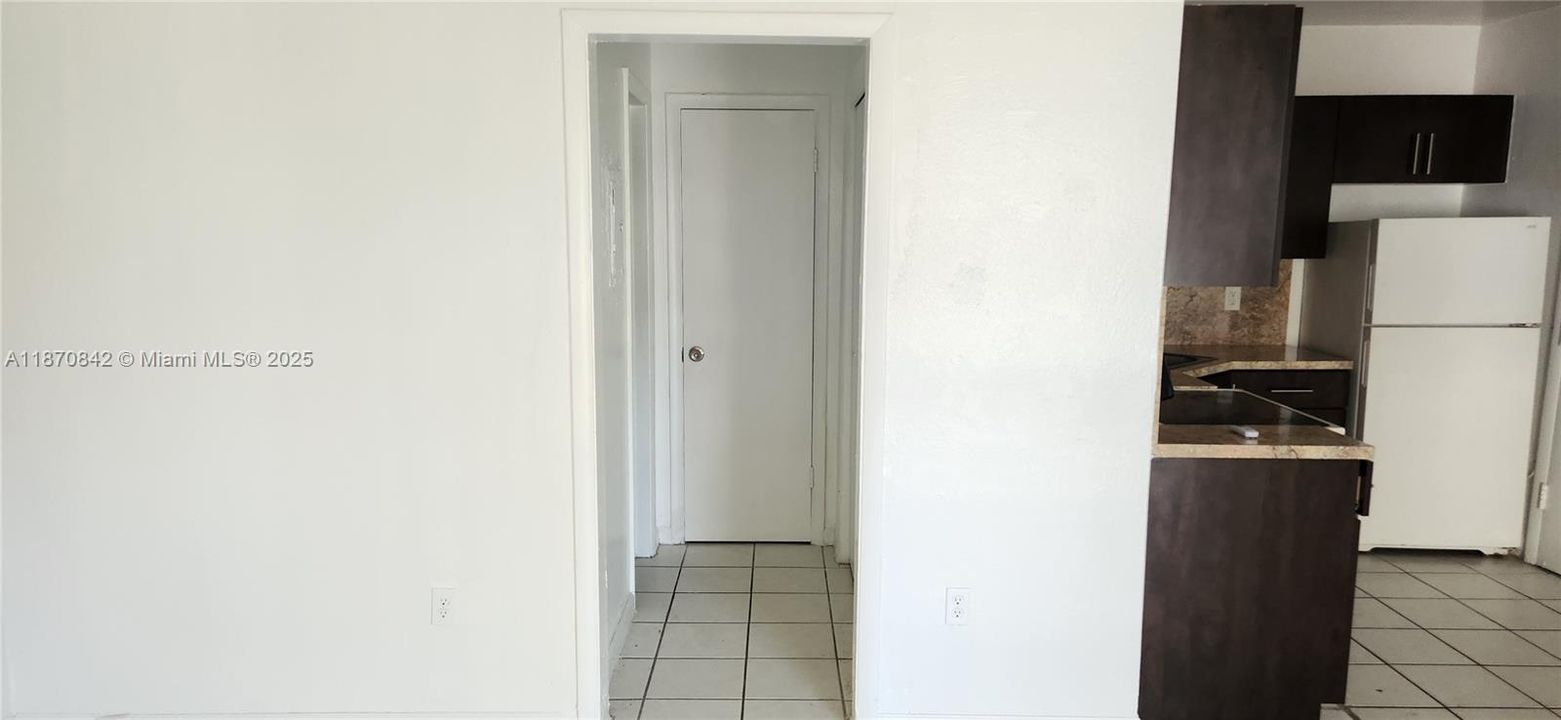 Recently Rented: $1,350 (0 beds, 1 baths, 580 Square Feet)