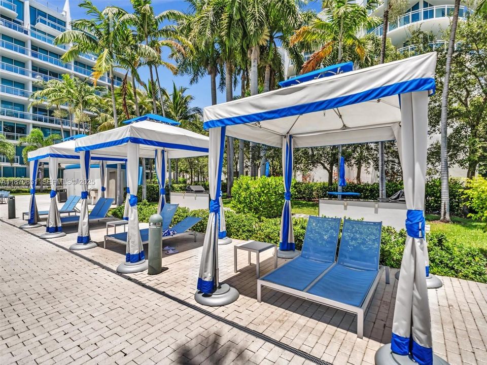 For Sale: $799,000 (2 beds, 3 baths, 1552 Square Feet)