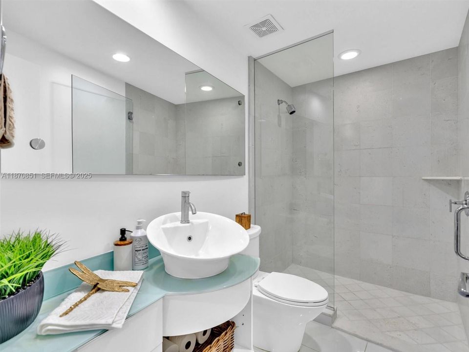 For Sale: $799,000 (2 beds, 3 baths, 1552 Square Feet)