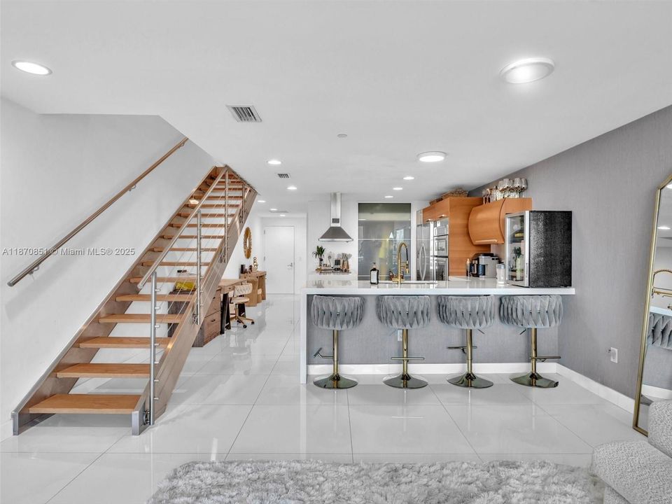 For Sale: $799,000 (2 beds, 3 baths, 1552 Square Feet)