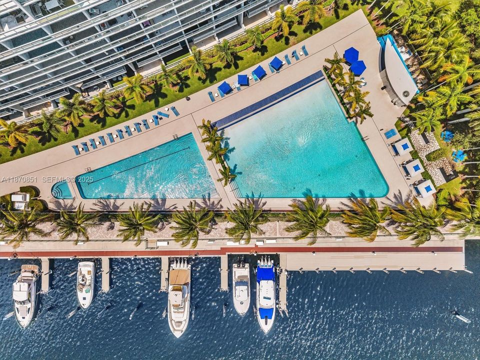 For Sale: $799,000 (2 beds, 3 baths, 1552 Square Feet)