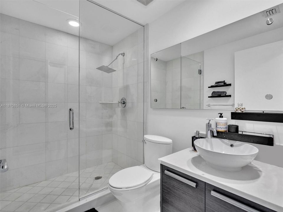 For Sale: $799,000 (2 beds, 3 baths, 1552 Square Feet)