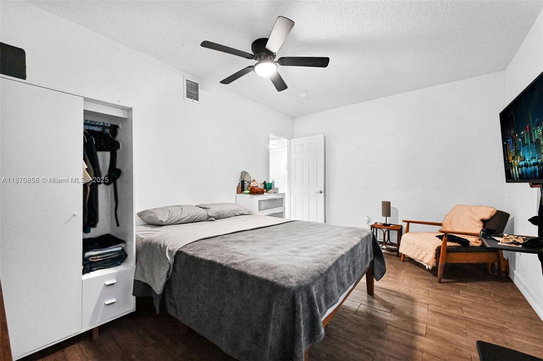 待售: $1,430,000 (0 贝兹, 0 浴室, 3784 平方英尺)