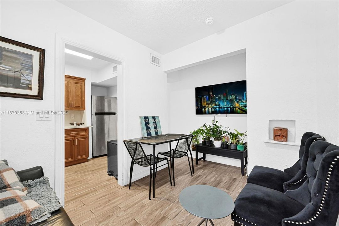 待售: $1,430,000 (0 贝兹, 0 浴室, 3784 平方英尺)