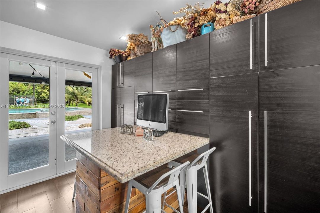 For Sale: $2,500,000 (5 beds, 5 baths, 2745 Square Feet)