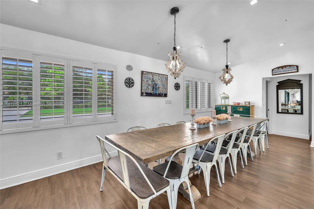 For Sale: $2,500,000 (5 beds, 5 baths, 2745 Square Feet)