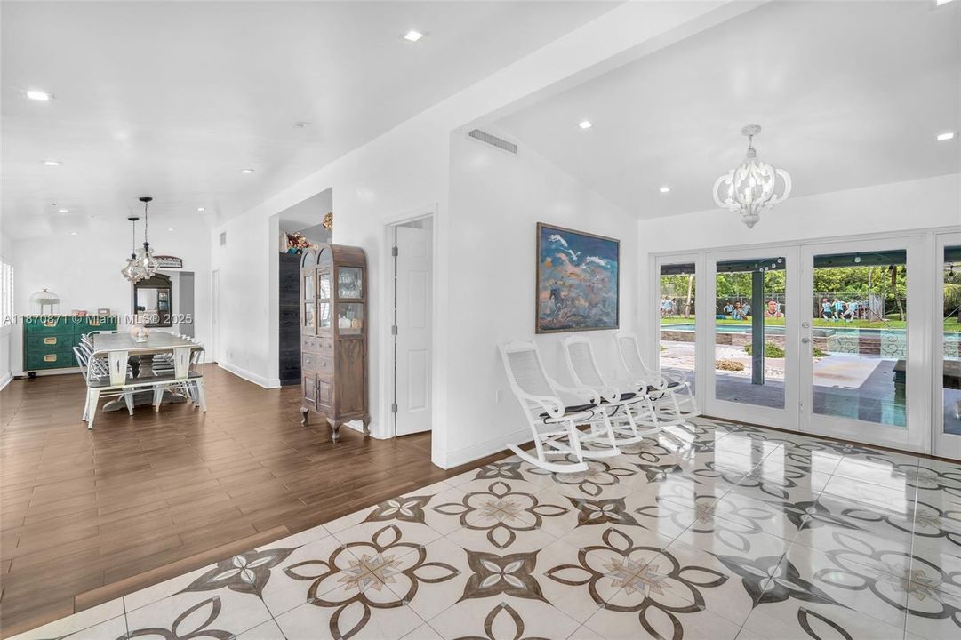 For Sale: $2,500,000 (5 beds, 5 baths, 2745 Square Feet)