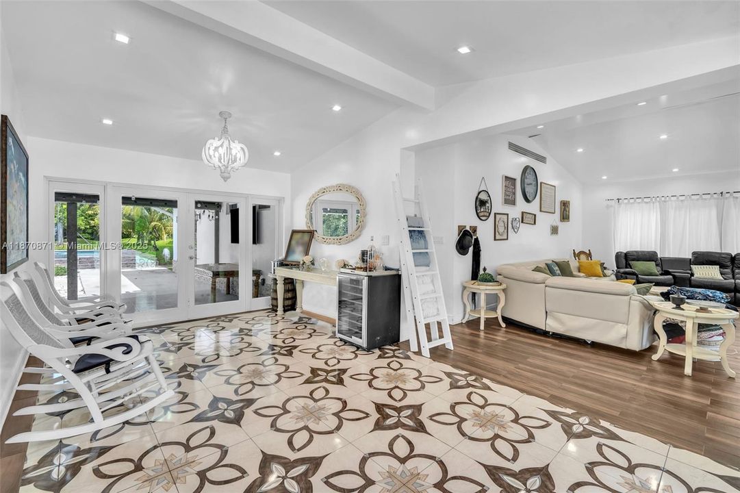 For Sale: $2,500,000 (5 beds, 5 baths, 2745 Square Feet)