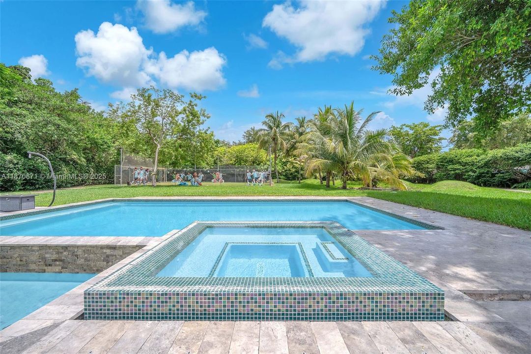 For Sale: $2,500,000 (5 beds, 5 baths, 2745 Square Feet)