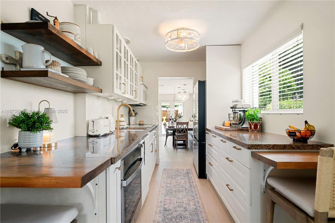 En Venta: $639,000 (3 camas, 2 baños, 1295 Pies cuadrados)