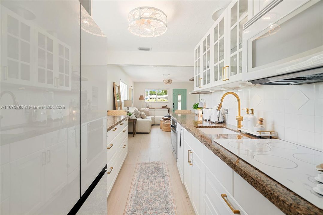 En Venta: $639,000 (3 camas, 2 baños, 1295 Pies cuadrados)