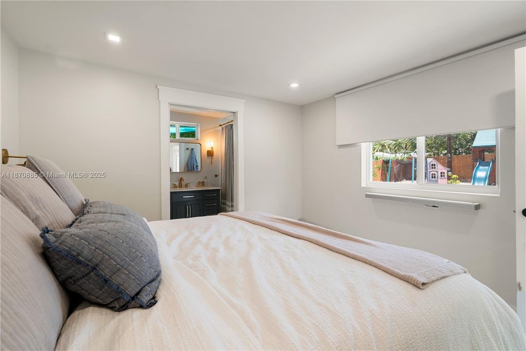 En Venta: $639,000 (3 camas, 2 baños, 1295 Pies cuadrados)