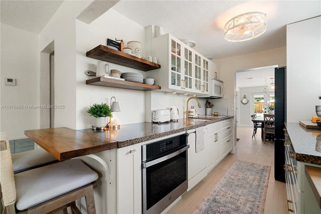 En Venta: $639,000 (3 camas, 2 baños, 1295 Pies cuadrados)