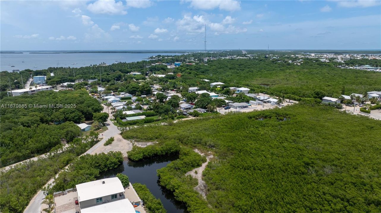 En Venta: $639,000 (3 camas, 2 baños, 1295 Pies cuadrados)