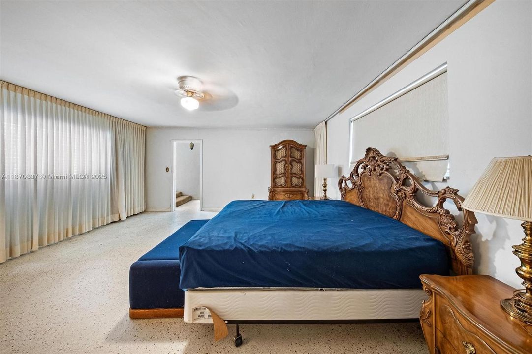 For Sale: $1,100,000 (4 beds, 3 baths, 3363 Square Feet)