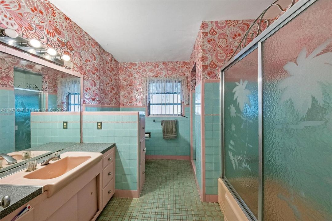 For Sale: $1,100,000 (4 beds, 3 baths, 3363 Square Feet)