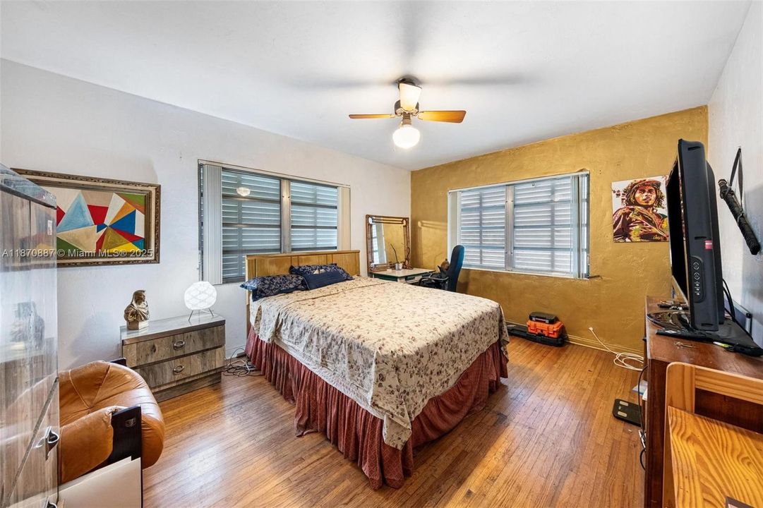 For Sale: $1,100,000 (4 beds, 3 baths, 3363 Square Feet)