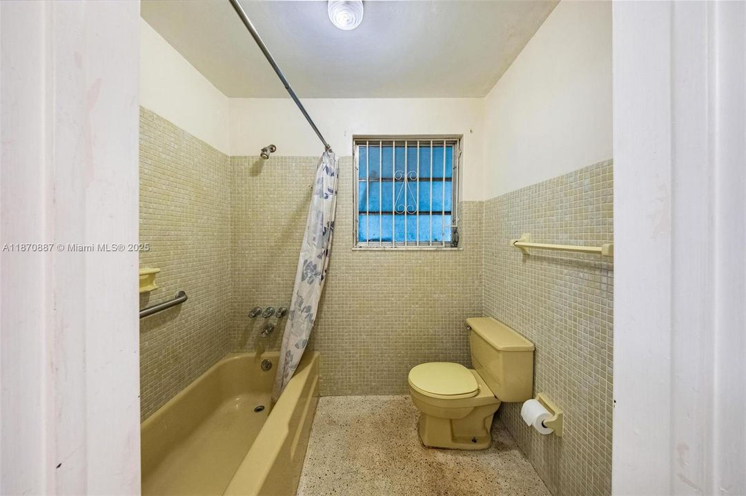 For Sale: $1,100,000 (4 beds, 3 baths, 3363 Square Feet)