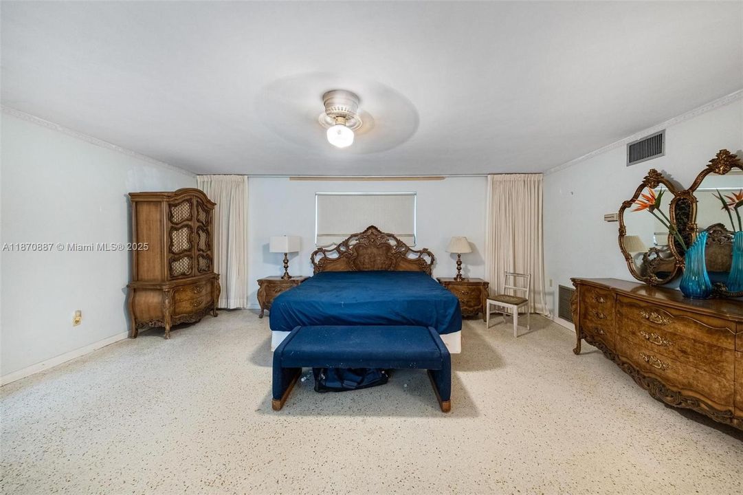 For Sale: $1,100,000 (4 beds, 3 baths, 3363 Square Feet)