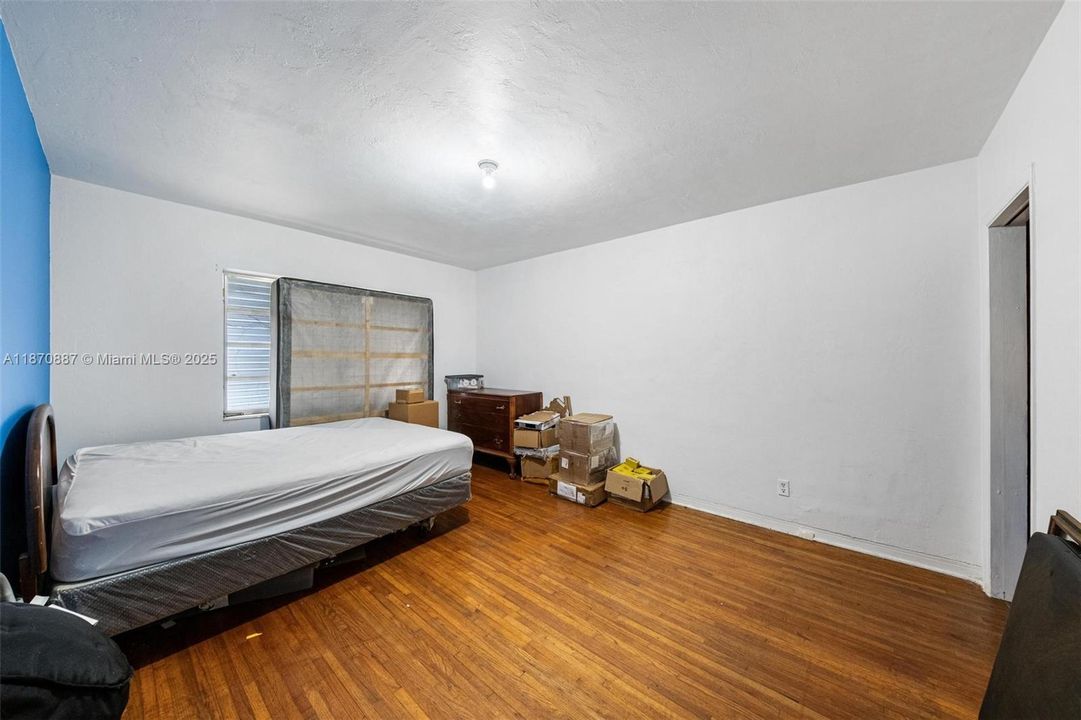 For Sale: $1,100,000 (4 beds, 3 baths, 3363 Square Feet)