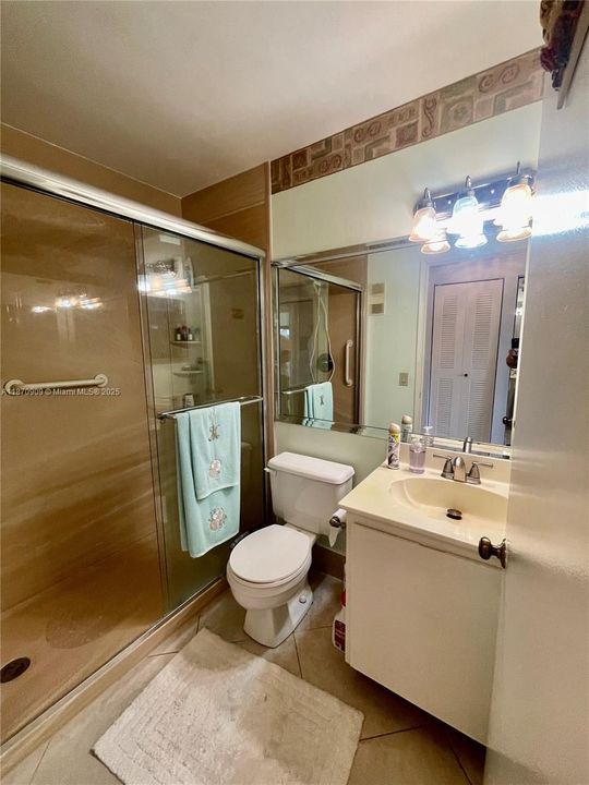 Active With Contract: $219,900 (2 beds, 2 baths, 1000 Square Feet)