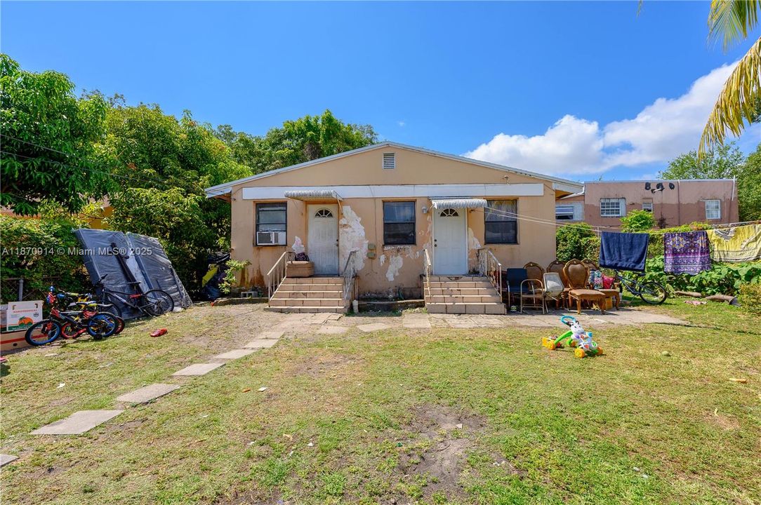 待售: $679,900 (0 贝兹, 0 浴室, 2318 平方英尺)