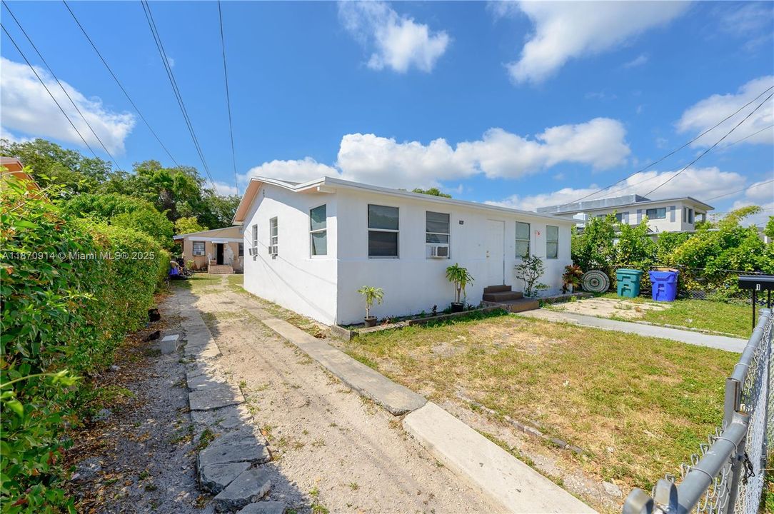 待售: $679,900 (0 贝兹, 0 浴室, 2318 平方英尺)