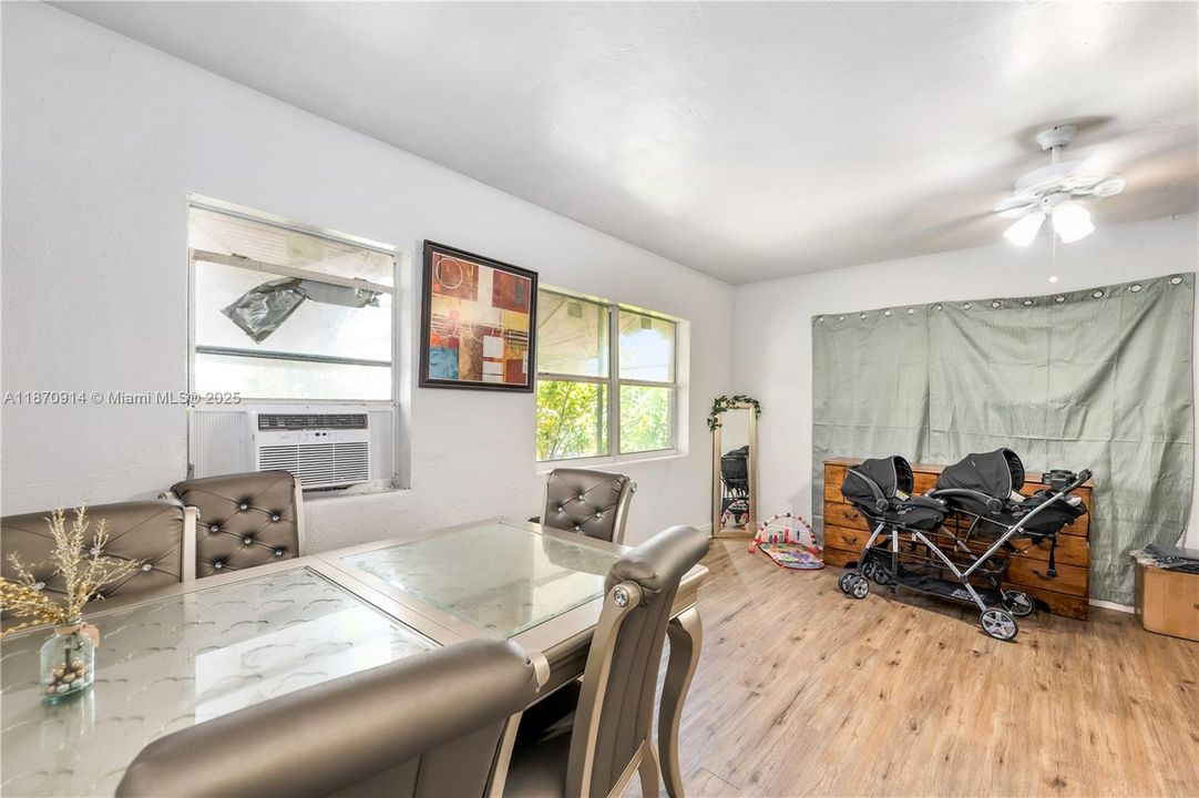 待售: $679,900 (0 贝兹, 0 浴室, 2318 平方英尺)