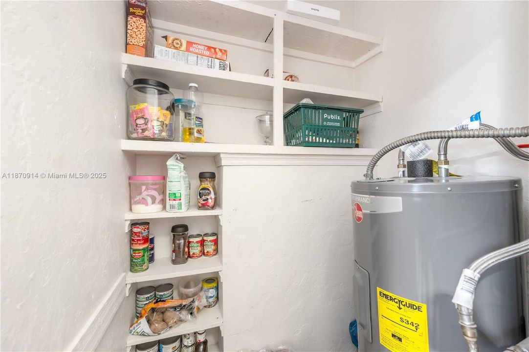 待售: $679,900 (0 贝兹, 0 浴室, 2318 平方英尺)