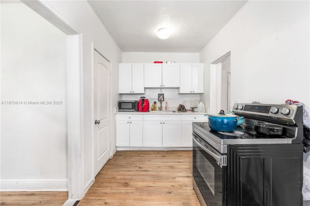 待售: $679,900 (0 贝兹, 0 浴室, 2318 平方英尺)