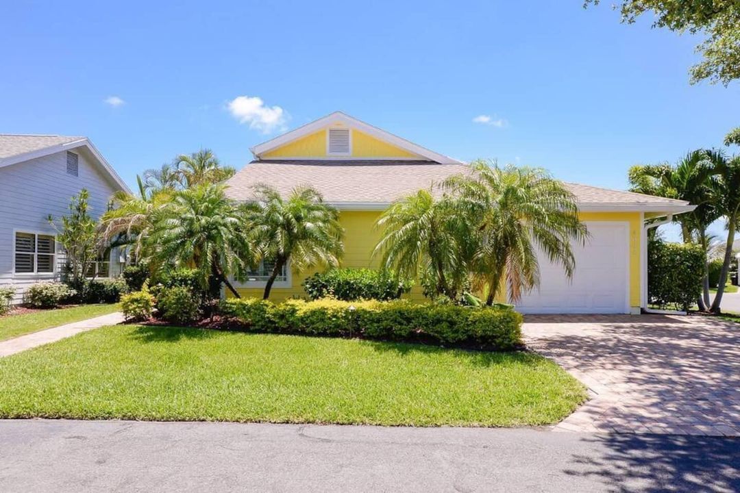 CONCH Front view home