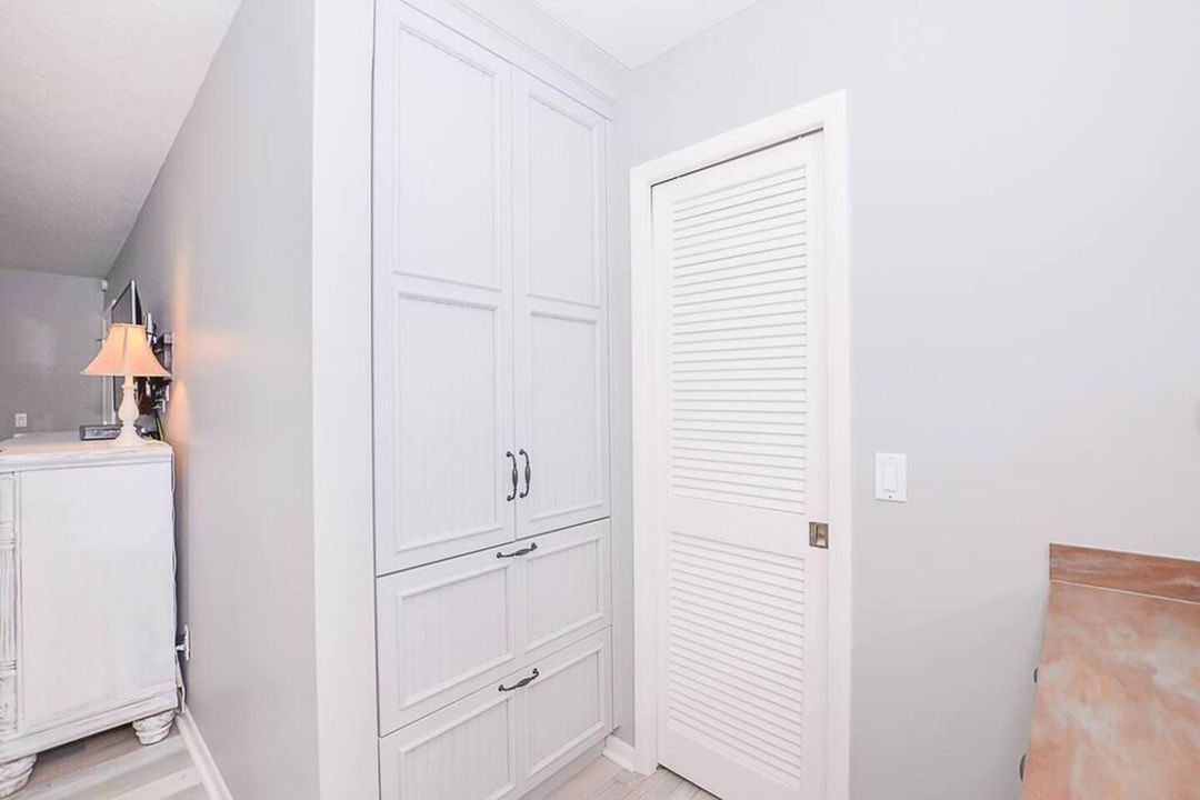 CONCH main bedroom closet
