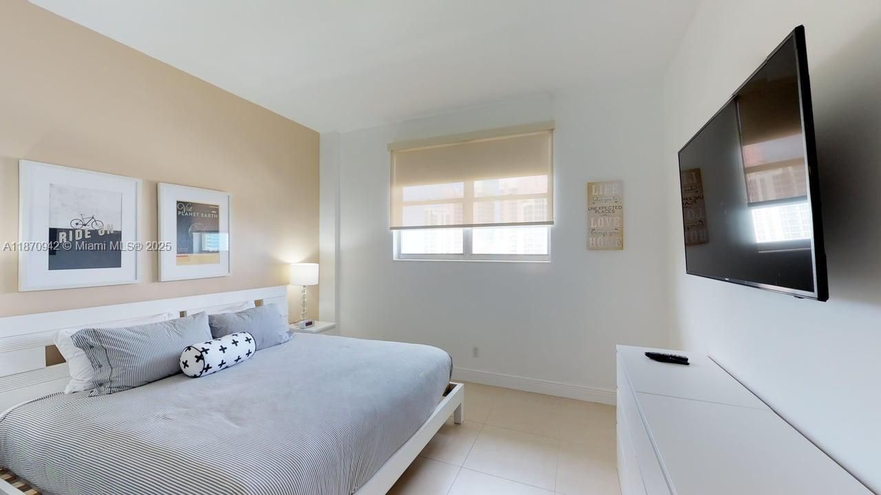 待售: $530,000 (1 贝兹, 1 浴室, 1005 平方英尺)