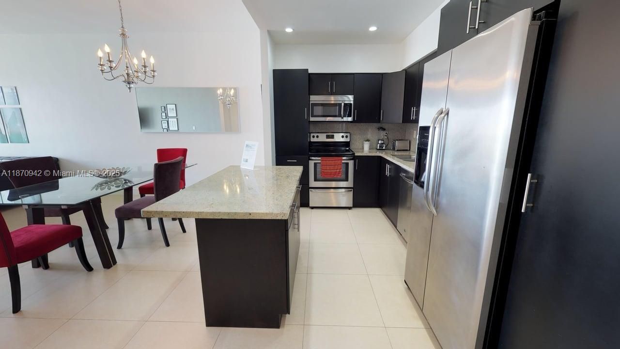 待售: $530,000 (1 贝兹, 1 浴室, 1005 平方英尺)