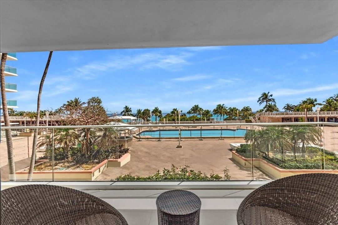 En Venta: $2,399,000 (3 camas, 3 baños, 1986 Pies cuadrados)