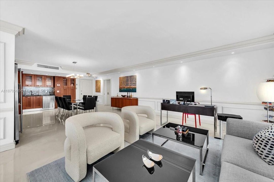 En Venta: $2,399,000 (3 camas, 3 baños, 1986 Pies cuadrados)